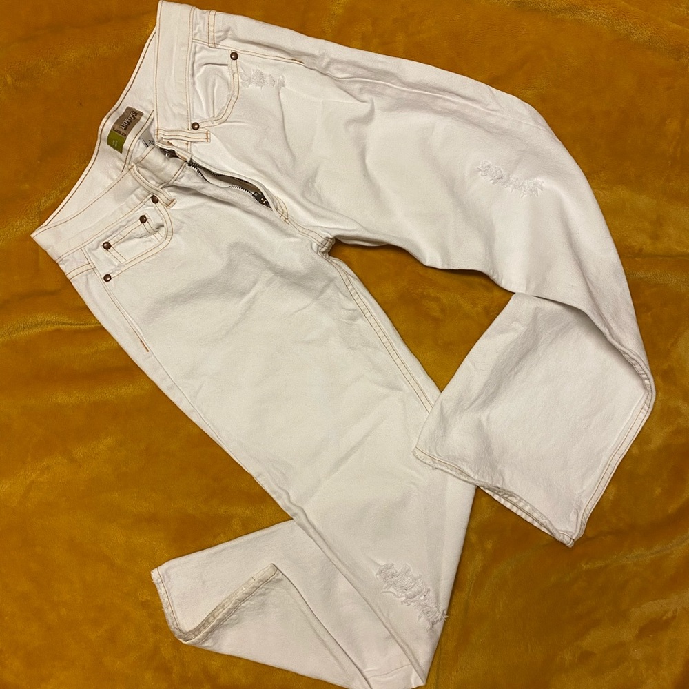 Distressed low rise wide leg vintage white jeans